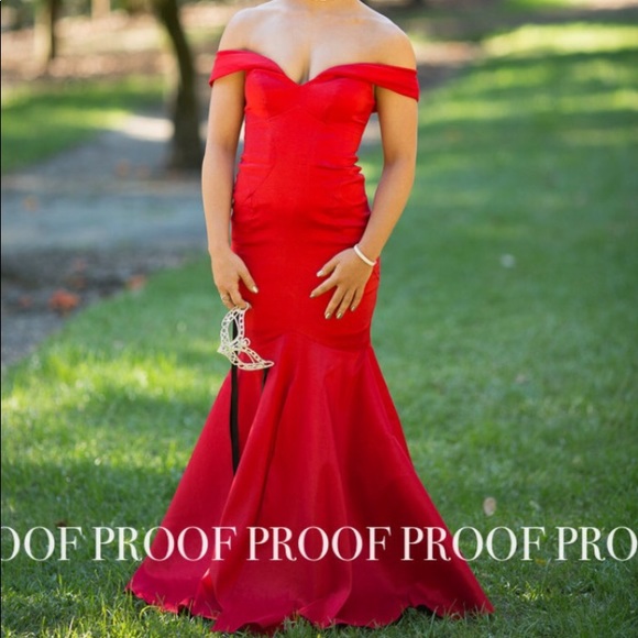 Red prom dress - Picture 2 of 4